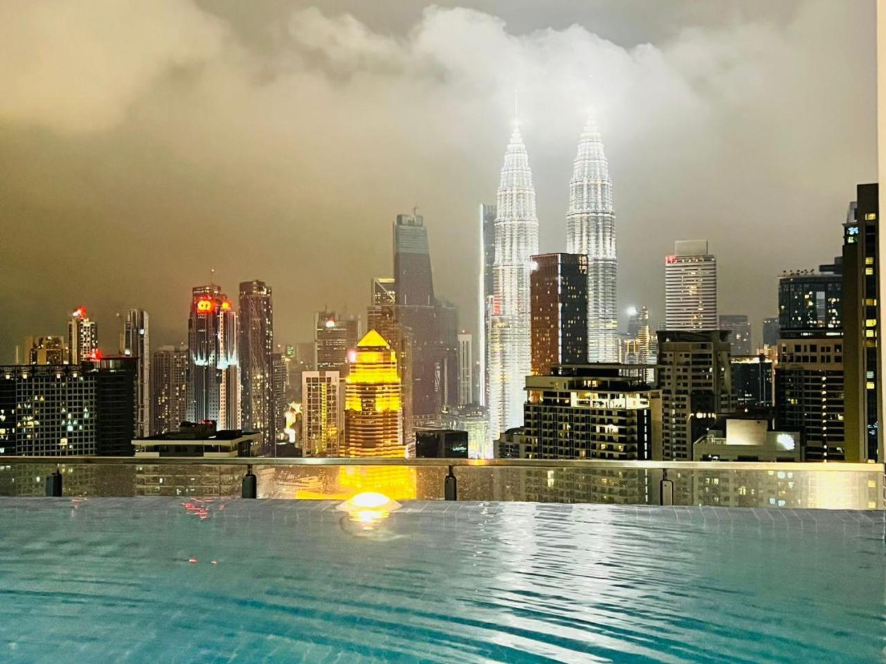 The Luxe Colony Skypool By Tasu Pangsapuri Kuala Lumpur