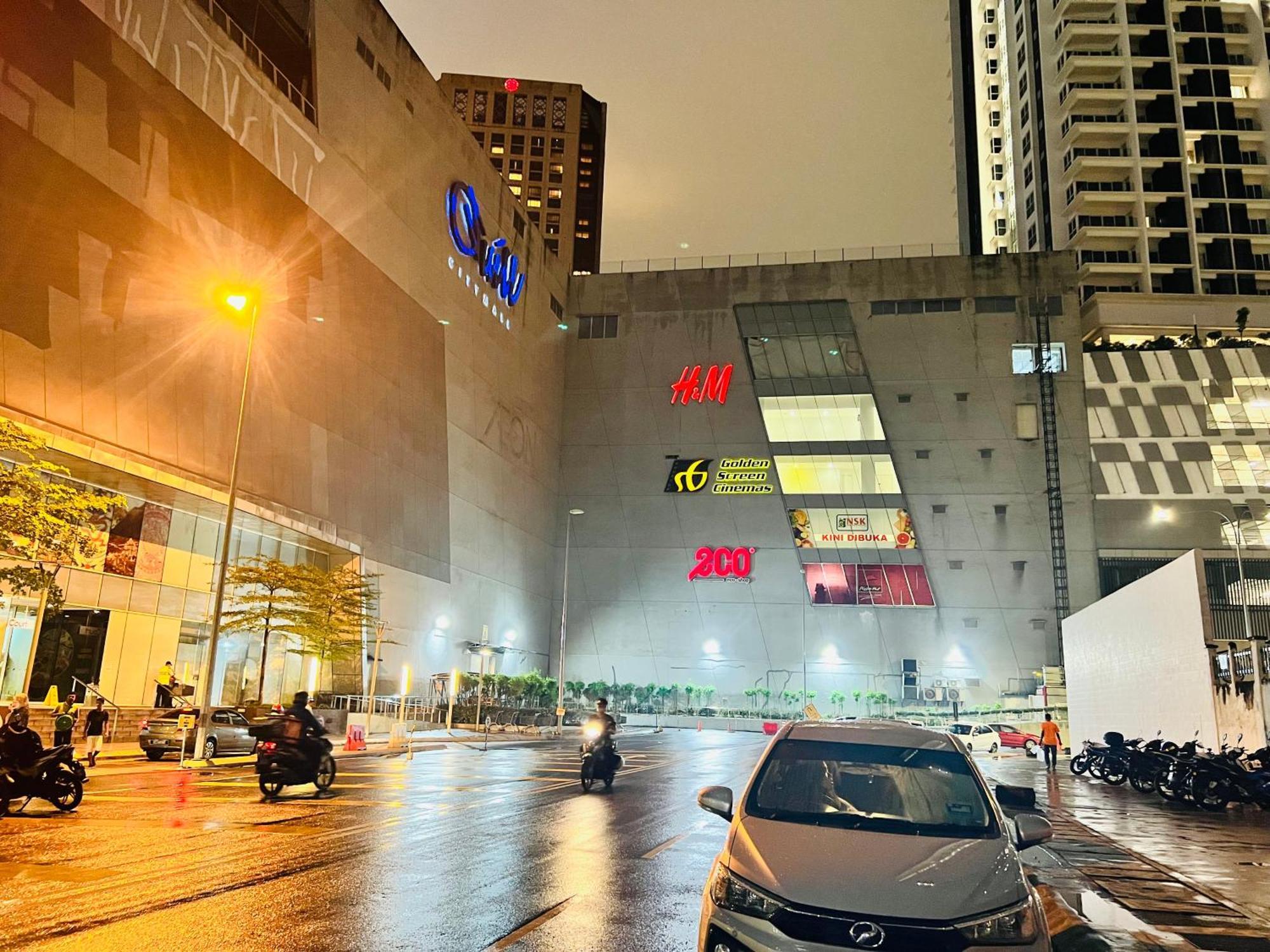 Pangsapuri The Luxe Colony Skypool By Tasu